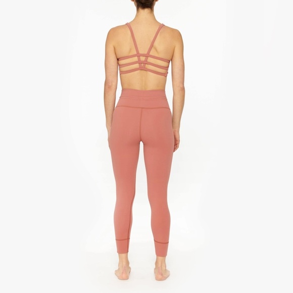 Vuori daily jogger pants Rosewood - Picture 3 of 10